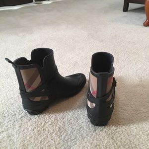 Burberry Rain Boots. Like new!